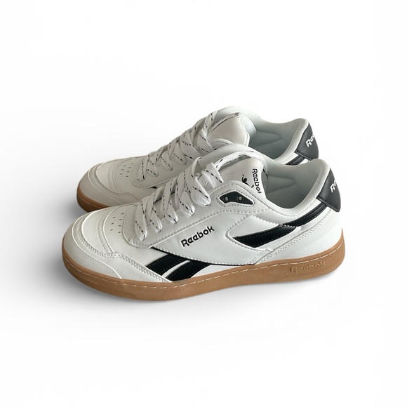 NWOT Reebok Classic White and Black Mens Sneakers size 12 - Picture 3 of 7